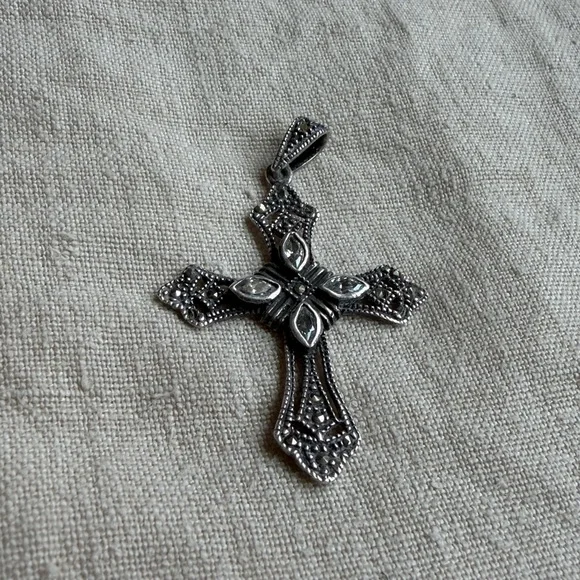 ⚜️Intricate ⚜️ Vintage Sterling Silver Ornate Cross Pendant Marked 925 - Picture 4 of 12